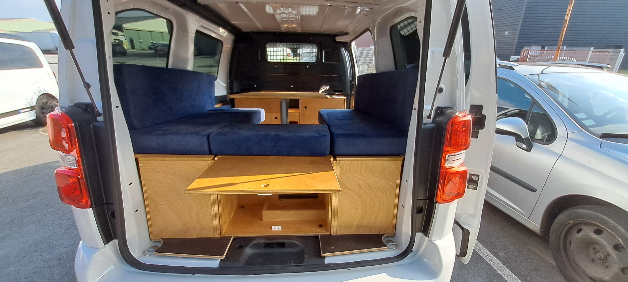 Kit loisir van compatible Jumpy Expert Vivaro Proace — Van Golfe